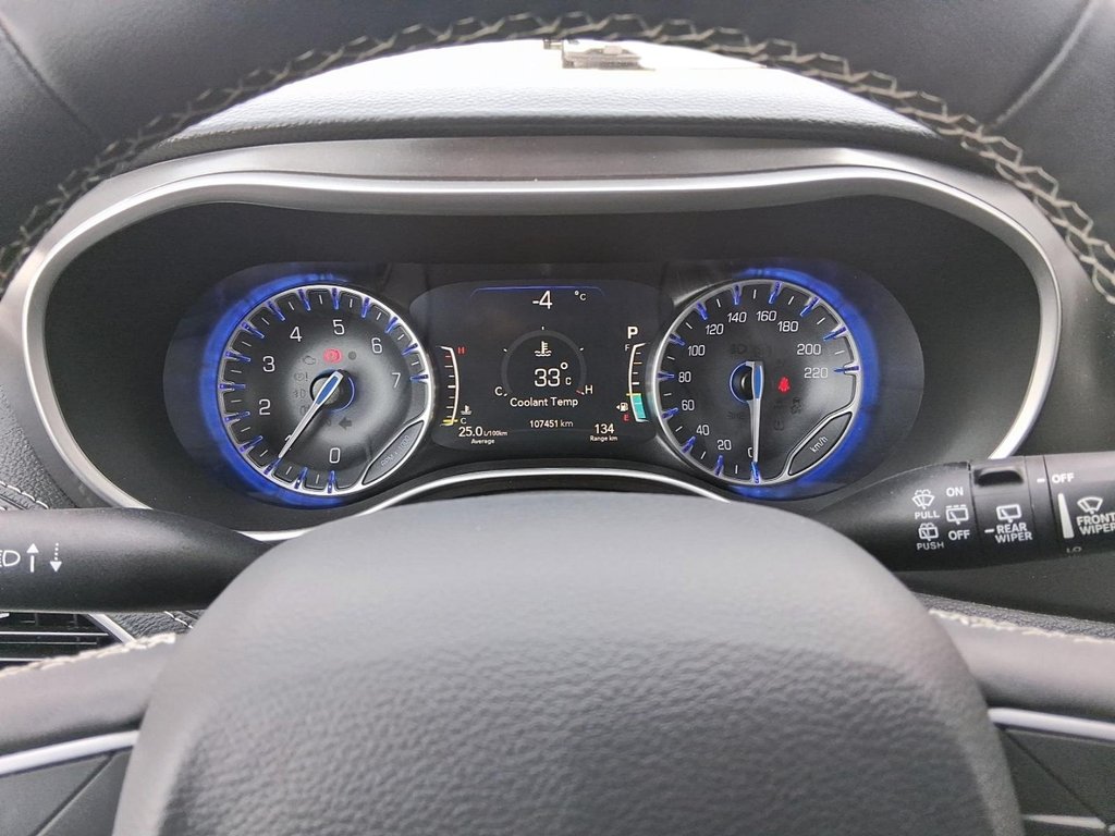 2024 Chrysler Pacifica Touring-L FWD in Stratford, Ontario - 15 - w1024h768px