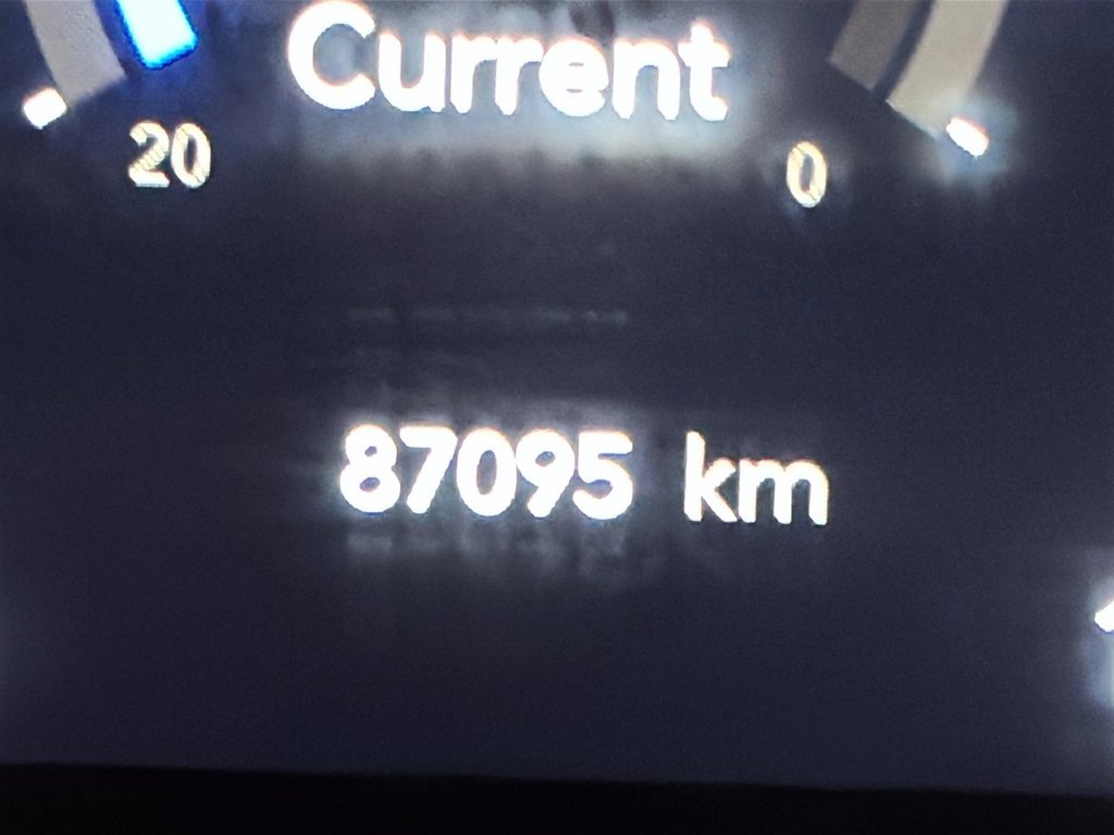 2024 Chrysler Pacifica Touring-L FWD in Stratford, Ontario - 11 - w1024h768px