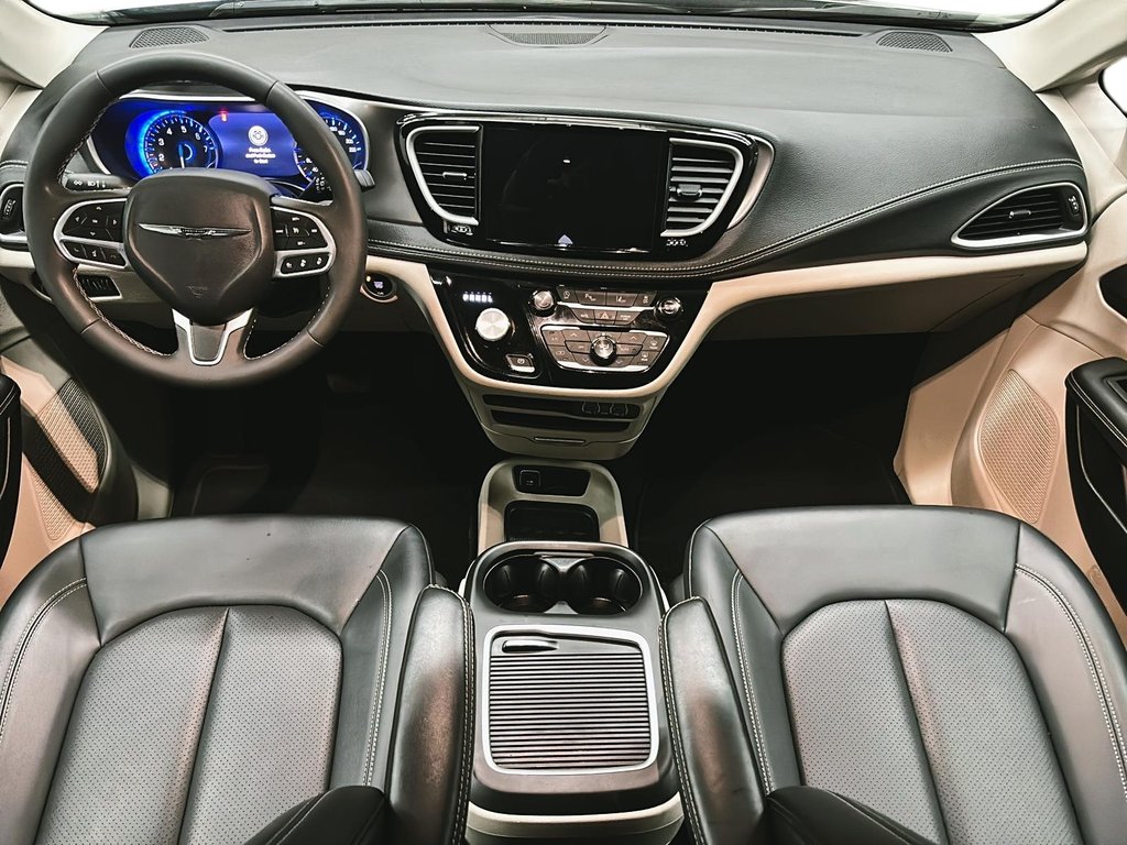 2024 Chrysler Pacifica Touring-L FWD in Stratford, Ontario - 8 - w1024h768px