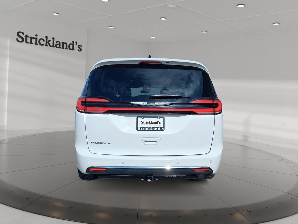 2024 Chrysler Pacifica Touring-L FWD in Stratford, Ontario - 3 - w1024h768px