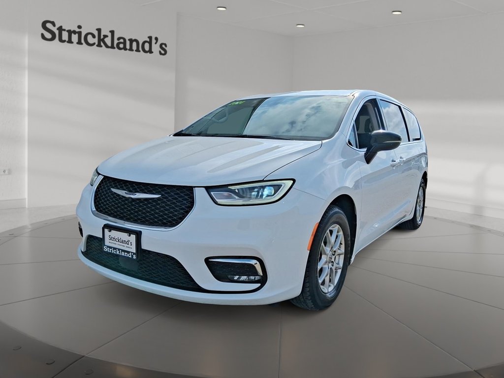 2024 Chrysler Pacifica Touring-L FWD in Stratford, Ontario - 1 - w1024h768px