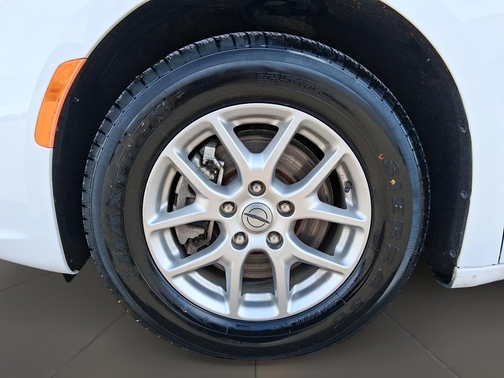 2024 Chrysler Pacifica Touring-L FWD in Stratford, Ontario - 8 - w1024h768px