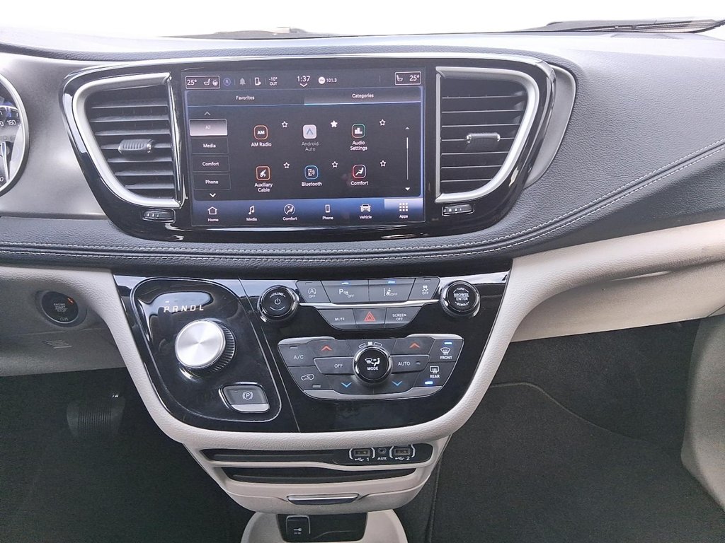 2024 Chrysler Pacifica Touring-L FWD in Stratford, Ontario - 17 - w1024h768px