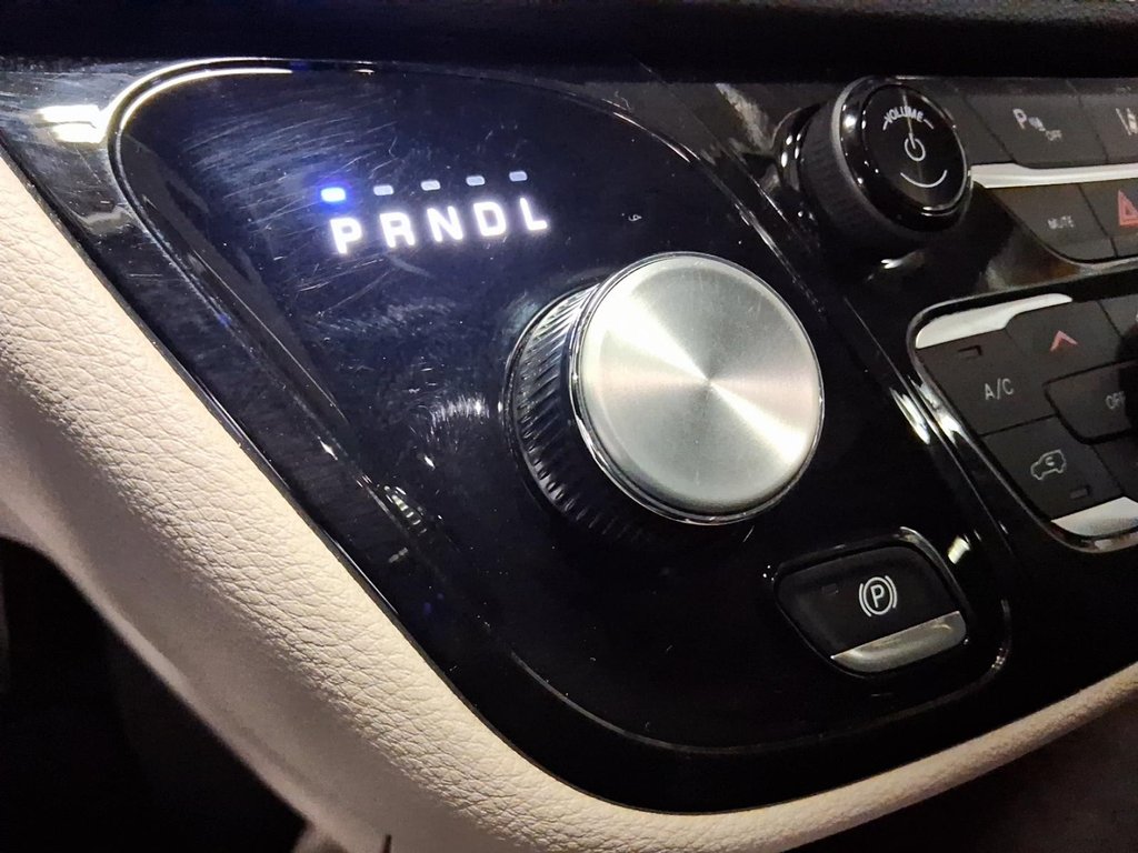 2024 Chrysler Pacifica Touring-L FWD in Stratford, Ontario - 17 - w1024h768px