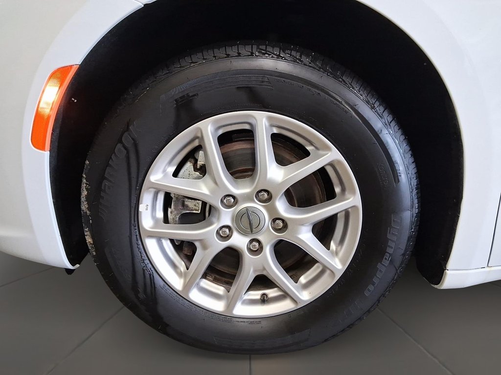 2024 Chrysler Pacifica Touring-L FWD in Stratford, Ontario - 7 - w1024h768px