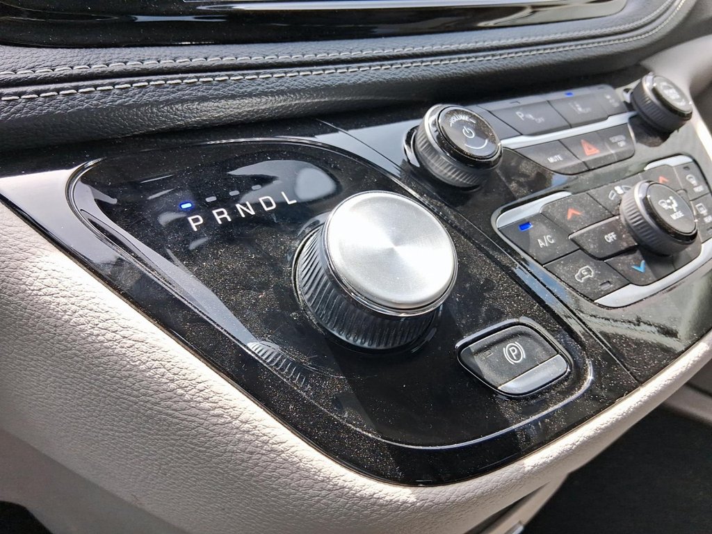 2024 Chrysler Pacifica Touring-L FWD in Stratford, Ontario - 17 - w1024h768px