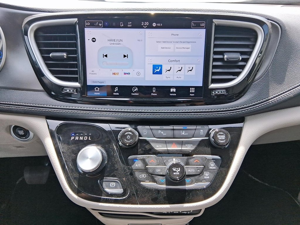 2024 Chrysler Pacifica Touring-L FWD in Stratford, Ontario - 16 - w1024h768px