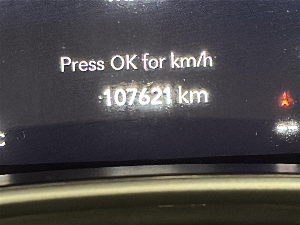2024 Chrysler Pacifica Touring-L FWD in Stratford, Ontario - 12 - w1024h768px
