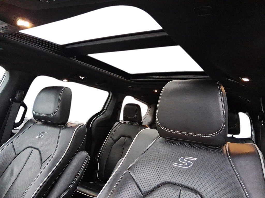 2025 Chrysler Pacifica Limited FWD in Stratford, Ontario - 18 - w1024h768px