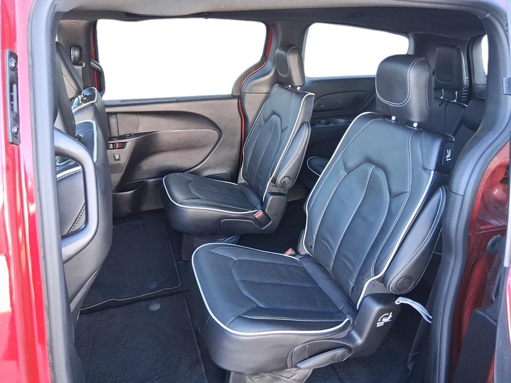 2026 Chrysler Pacifica Limited FWD in Stratford, Ontario - 9 - w1024h768px