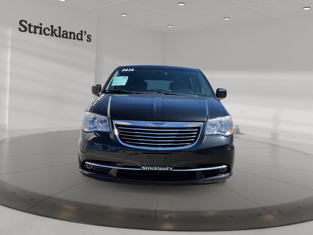 2014  Town & Country Touring in Stratford, Ontario - 2 - w1024h768px