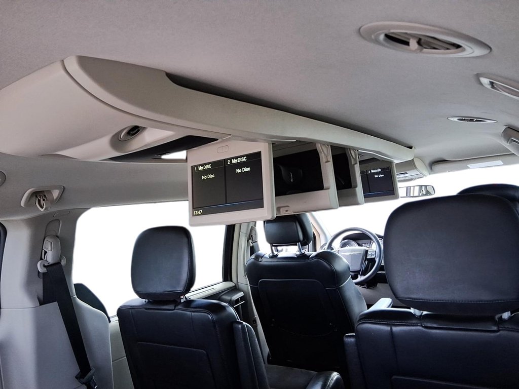 2014 Chrysler Town & Country Touring-l in Stratford, Ontario - 18 - w1024h768px