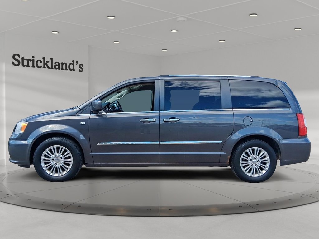 2014 Chrysler Town & Country Touring-l in Stratford, Ontario - 5 - w1024h768px
