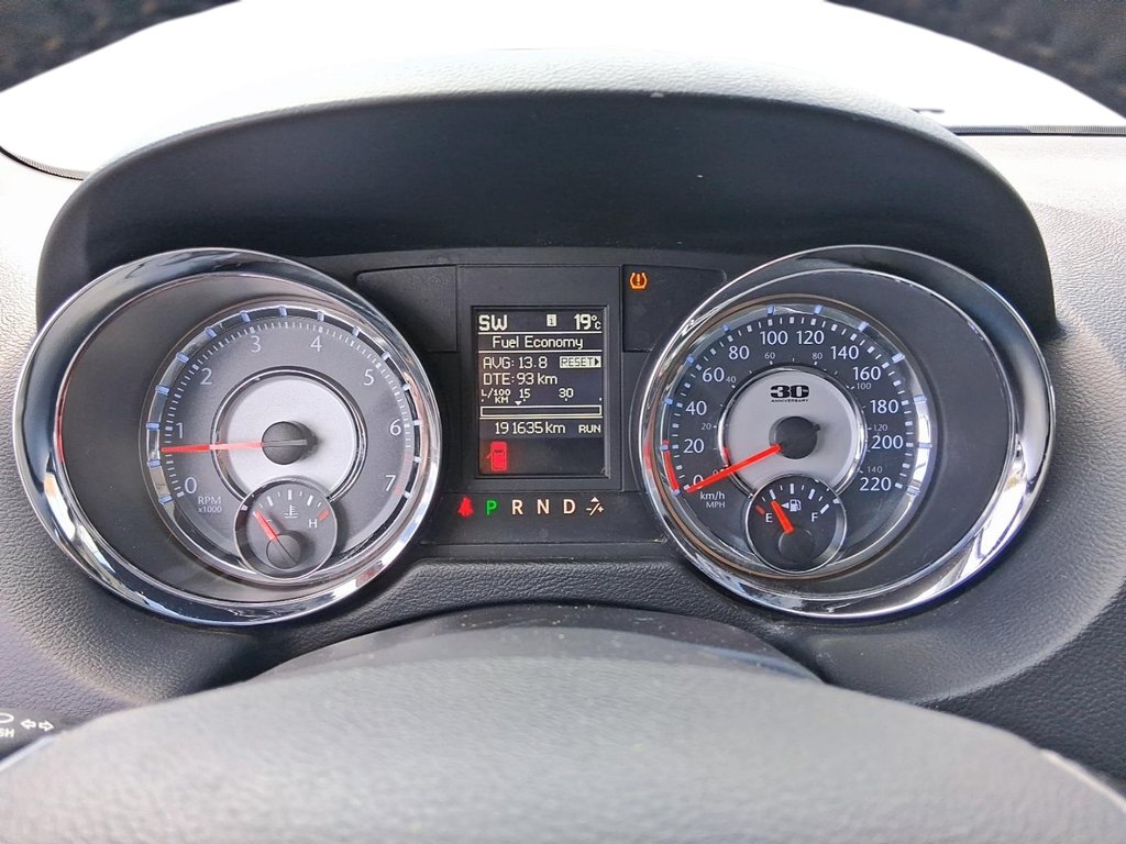 2014 Chrysler Town & Country Touring-l in Stratford, Ontario - 16 - w1024h768px