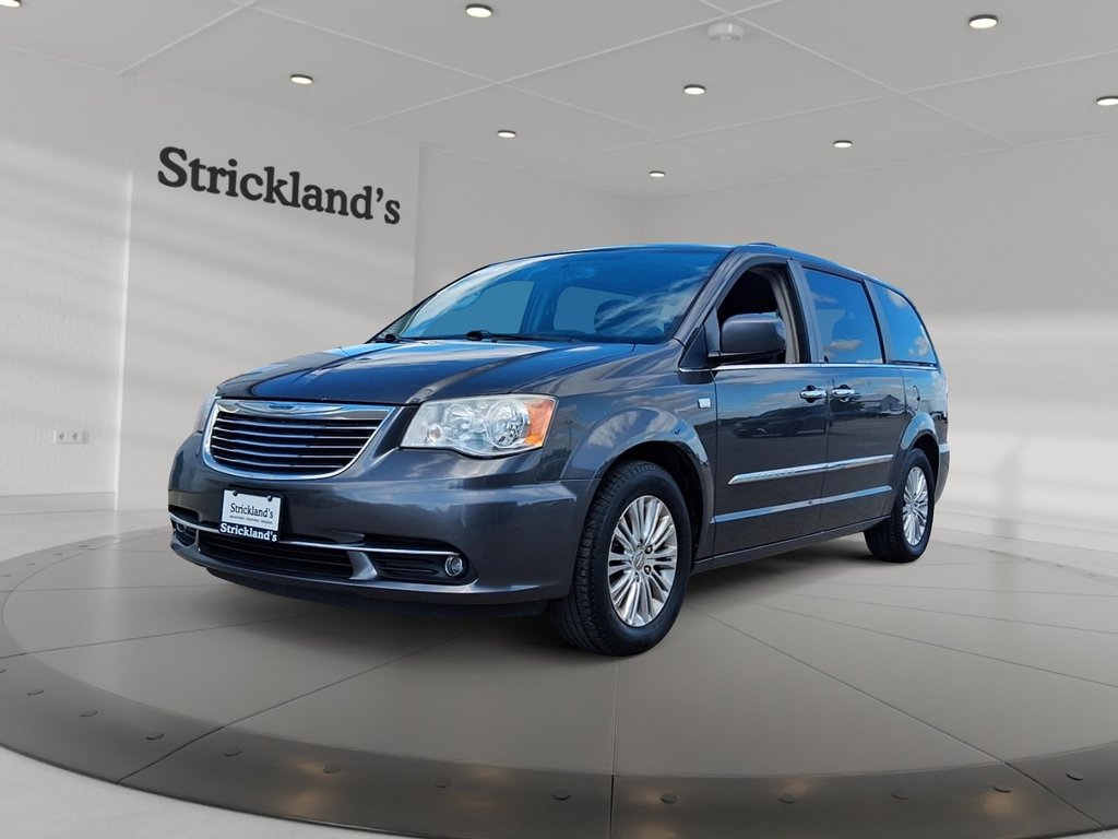 2014 Chrysler Town & Country Touring-l in Stratford, Ontario - 1 - w1024h768px