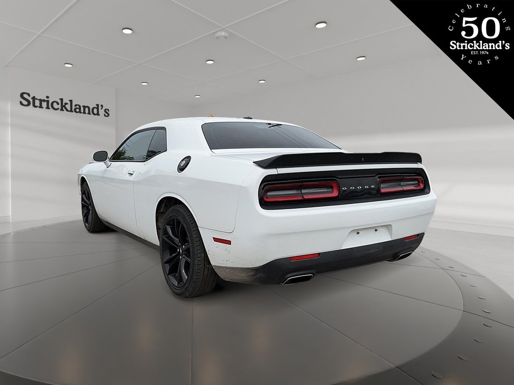 2017  Challenger SXT in Stratford, Ontario - 4 - w1024h768px