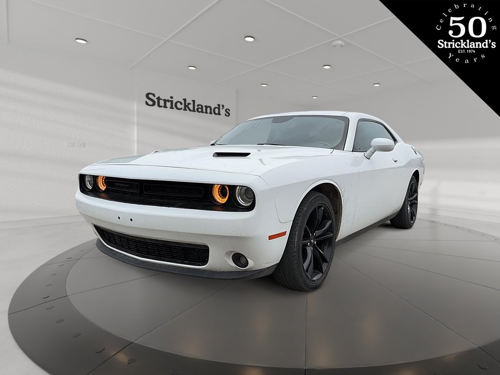 2017  Challenger SXT in Stratford, Ontario - 1 - w1024h768px