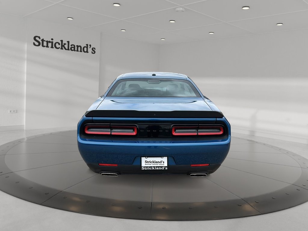 2023 Dodge Challenger SXT RWD in Stratford, Ontario - 3 - w1024h768px