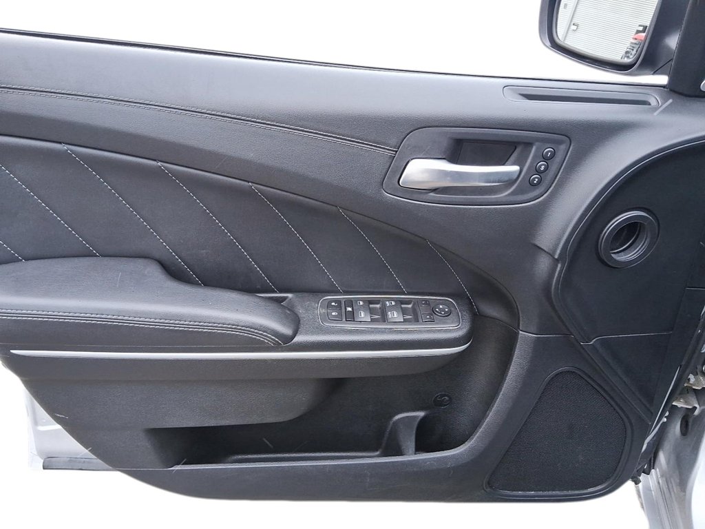 2023 Dodge Charger SXT AWD in Stratford, Ontario - 11 - w1024h768px