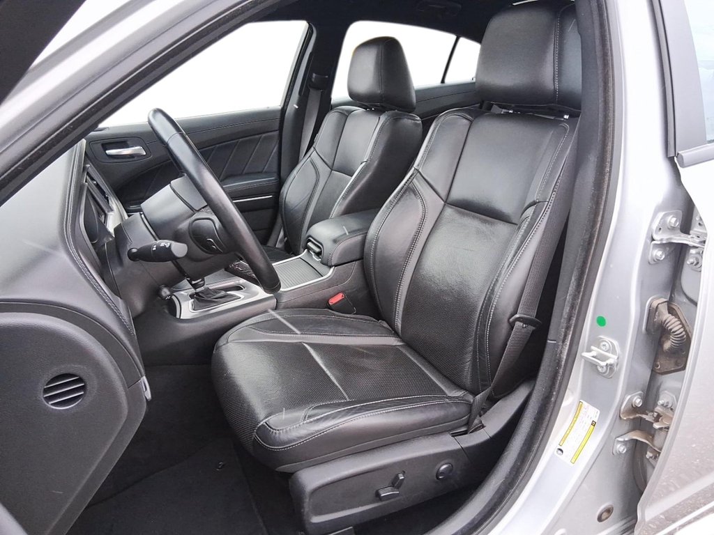 2023 Dodge Charger SXT AWD in Stratford, Ontario - 8 - w1024h768px