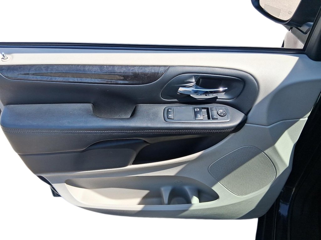 2012 Dodge Grand Caravan Crew in Stratford, Ontario - 12 - w1024h768px