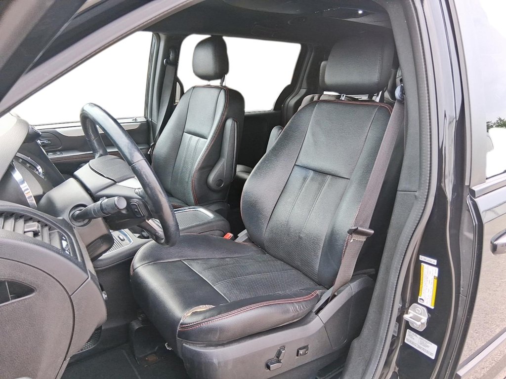 2015 Dodge Grand Caravan R/T in Stratford, Ontario - 8 - w1024h768px