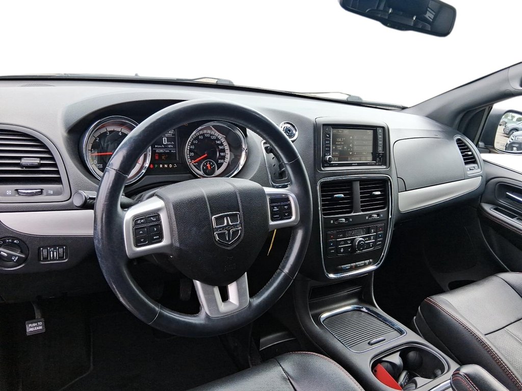 2015 Dodge Grand Caravan R/T in Stratford, Ontario - 11 - w1024h768px