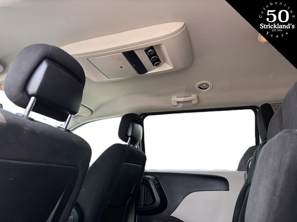 2016 Dodge Grand Caravan SE / SXT in Stratford, Ontario - 12 - w1024h768px