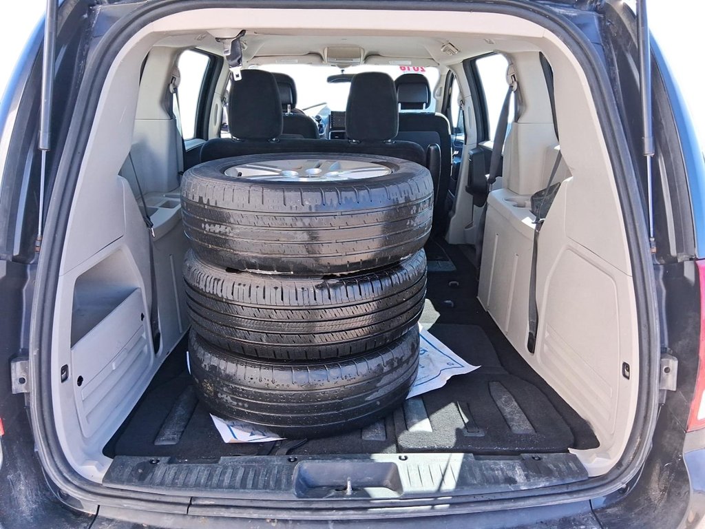 2016 Dodge Grand Caravan SE / SXT in Stratford, Ontario - 6 - w1024h768px