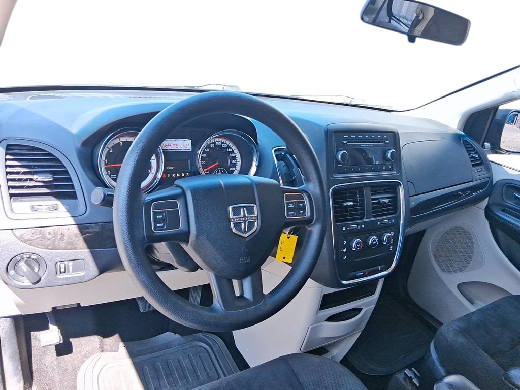 2016 Dodge Grand Caravan Crew in Stratford, Ontario - 11 - w1024h768px