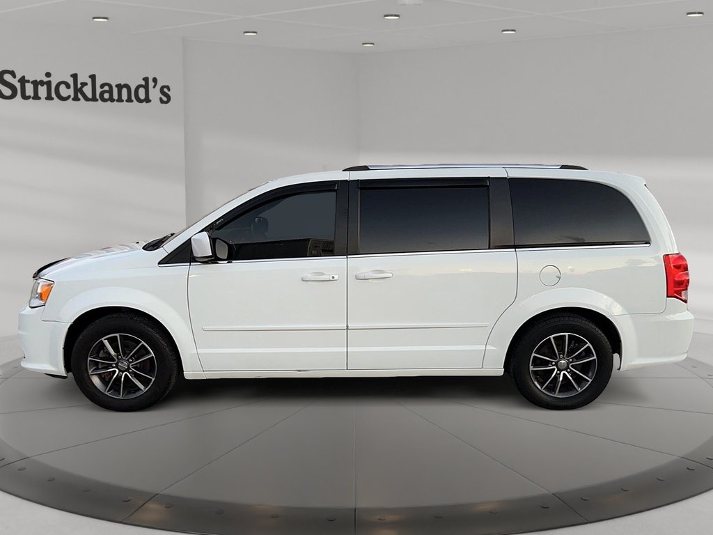 2017 Dodge Grand Caravan CVP / SXT in Stratford, Ontario - 5 - w1024h768px