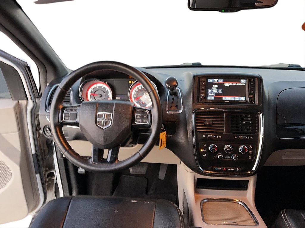 2017 Dodge Grand Caravan CVP / SXT in Stratford, Ontario - 9 - w1024h768px