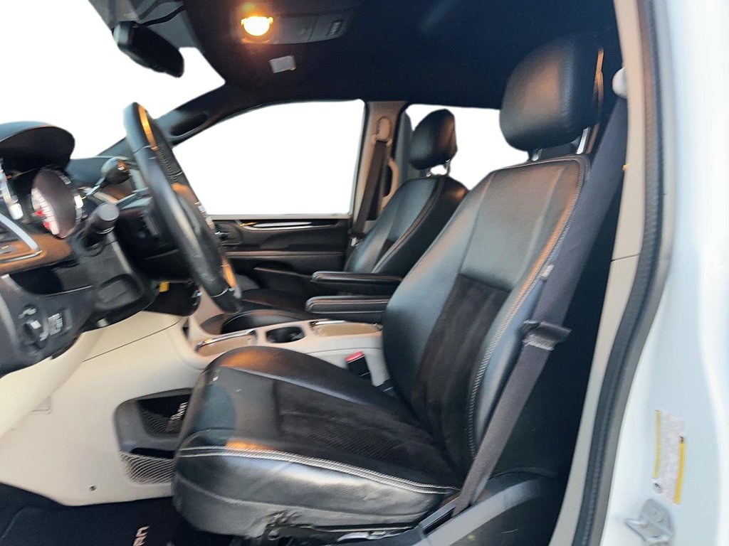 2017 Dodge Grand Caravan CVP / SXT in Stratford, Ontario - 8 - w1024h768px