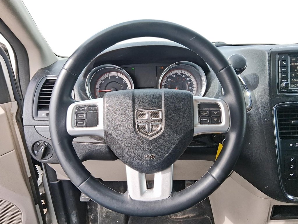 2017 Dodge Grand Caravan CVP / SXT in Stratford, Ontario - 12 - w1024h768px