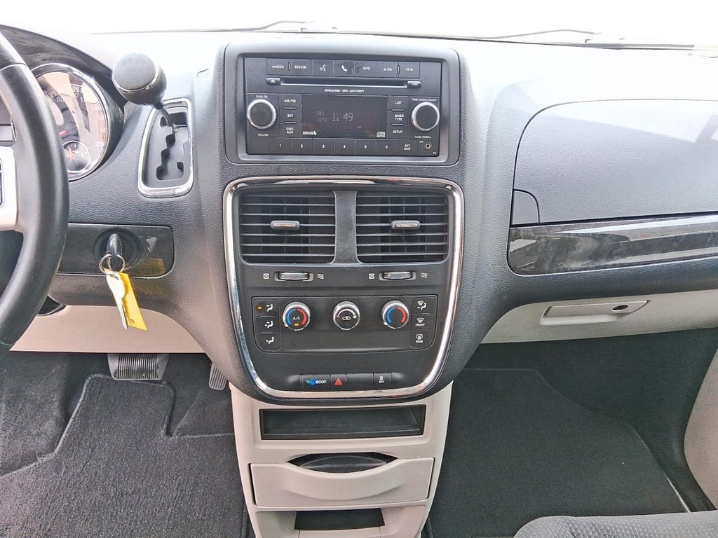 2017 Dodge Grand Caravan CVP / SXT in Stratford, Ontario - 16 - w1024h768px