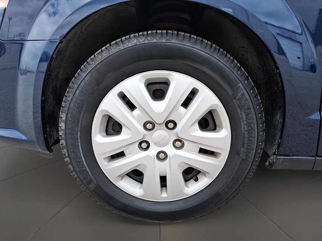 2017 Dodge Grand Caravan CVP / SXT in Stratford, Ontario - 7 - w1024h768px