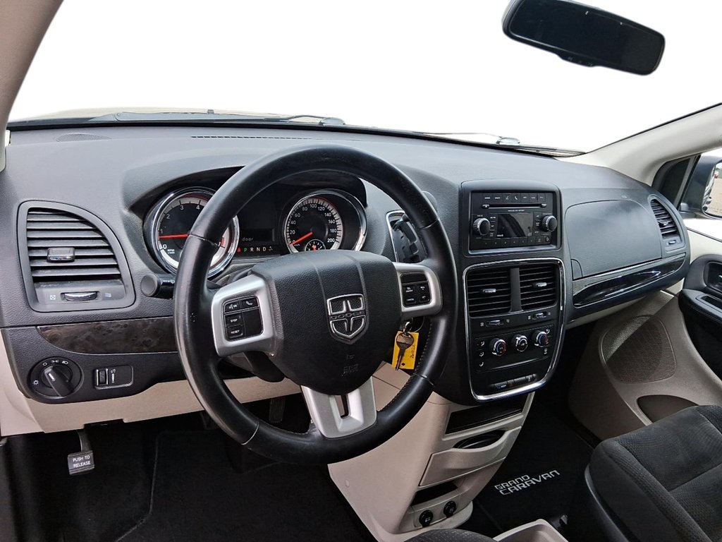 2017 Dodge Grand Caravan CVP / SXT in Stratford, Ontario - 11 - w1024h768px