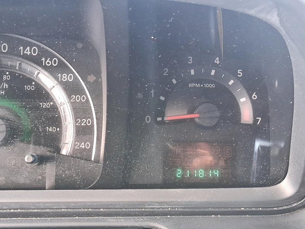 2010 Dodge Journey SXT 4D Utility FWD in Stratford, Ontario - 12 - w1024h768px