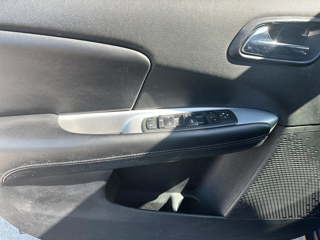 2012 Dodge Journey SE Plus FWD in Stratford, Ontario - 10 - w1024h768px