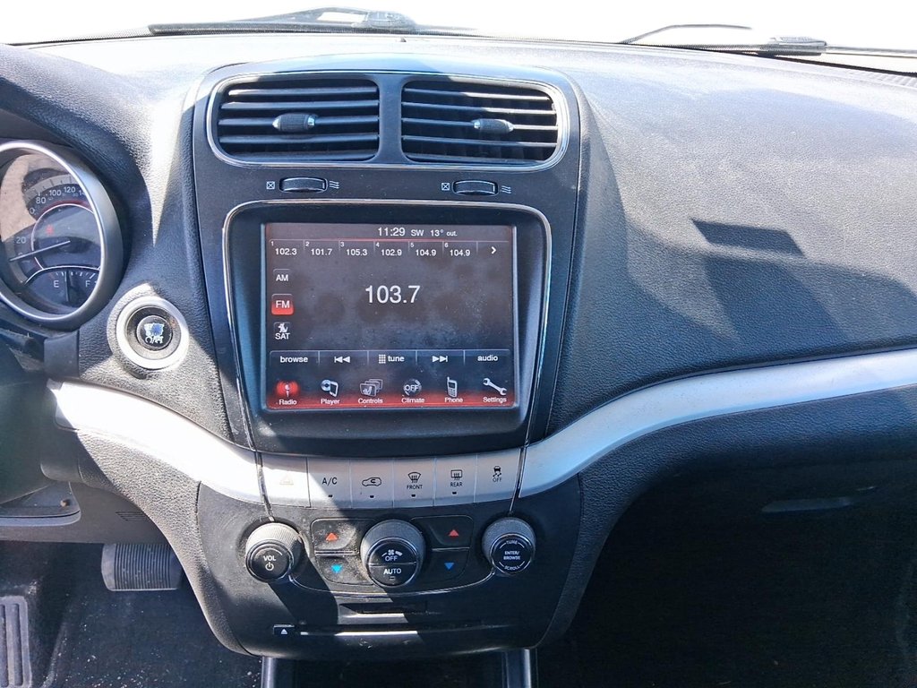 2012 Dodge Journey SXT 4D Utility FWD in Stratford, Ontario - 14 - w1024h768px