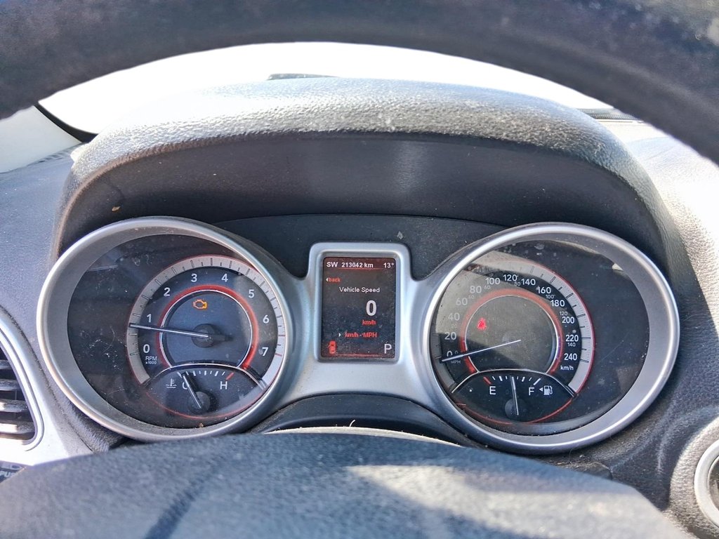 2012 Dodge Journey SXT 4D Utility FWD in Stratford, Ontario - 13 - w1024h768px