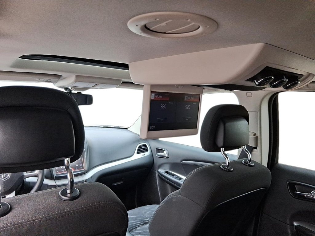 2015 Dodge Journey SXT / Limited in Stratford, Ontario - 17 - w1024h768px
