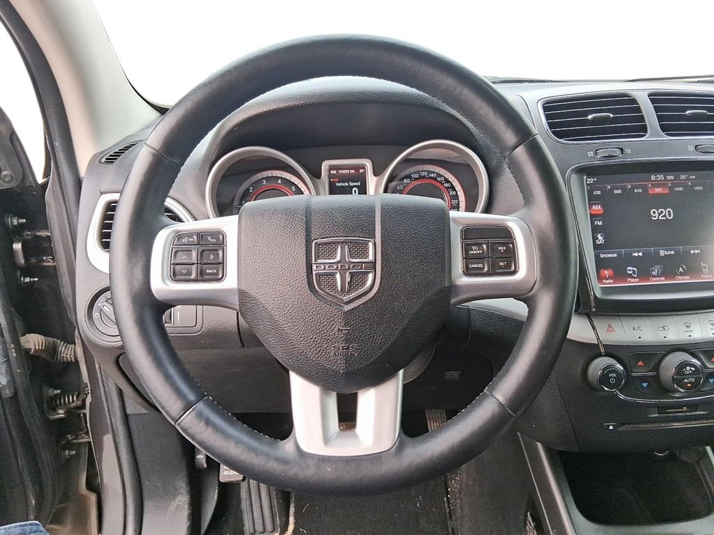 2015 Dodge Journey SXT / Limited in Stratford, Ontario - 13 - w1024h768px