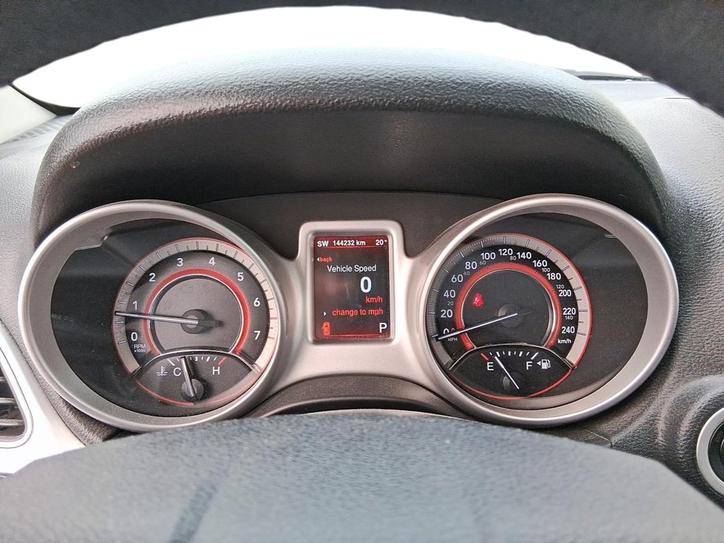 2015 Dodge Journey SXT / Limited in Stratford, Ontario - 15 - w1024h768px