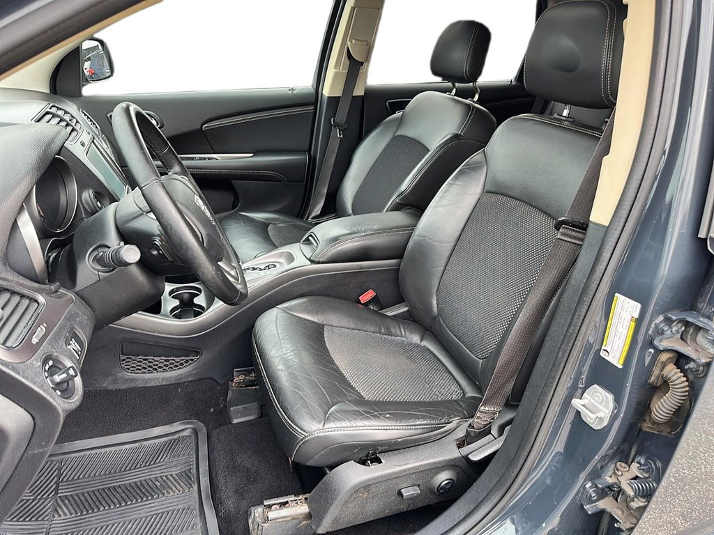 2017 Dodge Journey Crossroad in Stratford, Ontario - 8 - w1024h768px