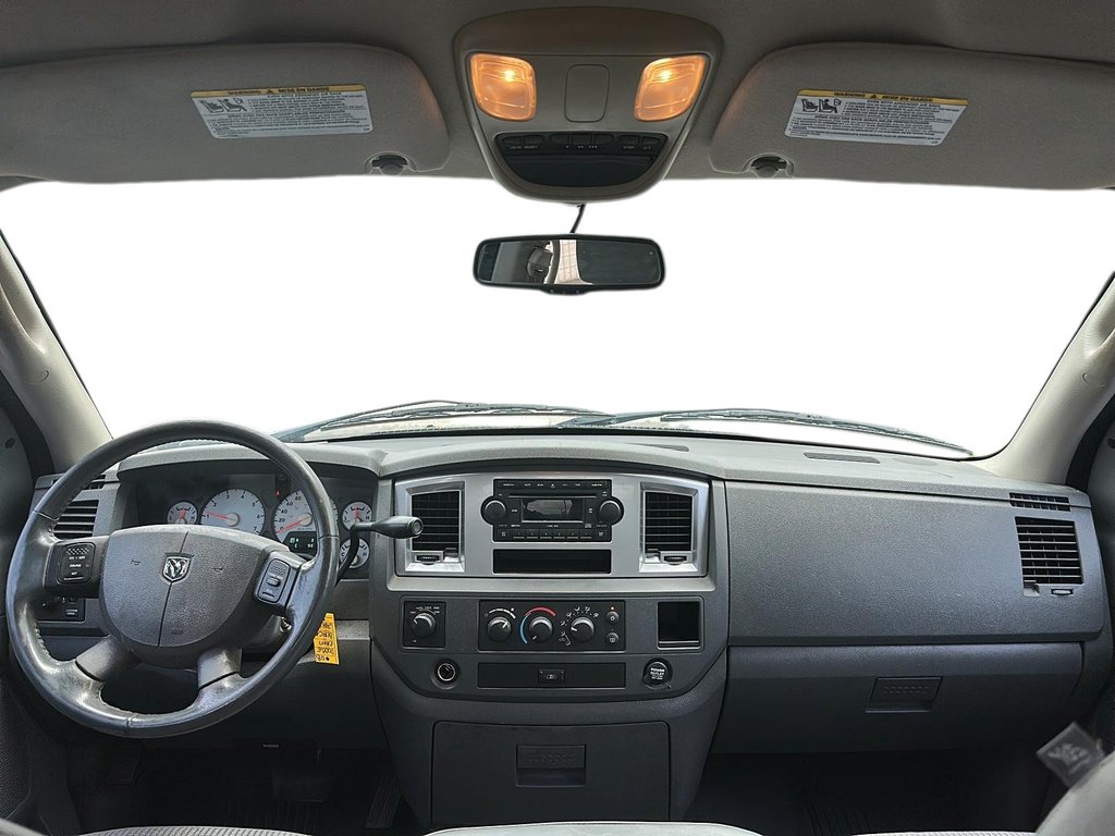 2008 Dodge Ram 1500 SXT Quad Cab 4WD in Stratford, Ontario - 9 - w1024h768px