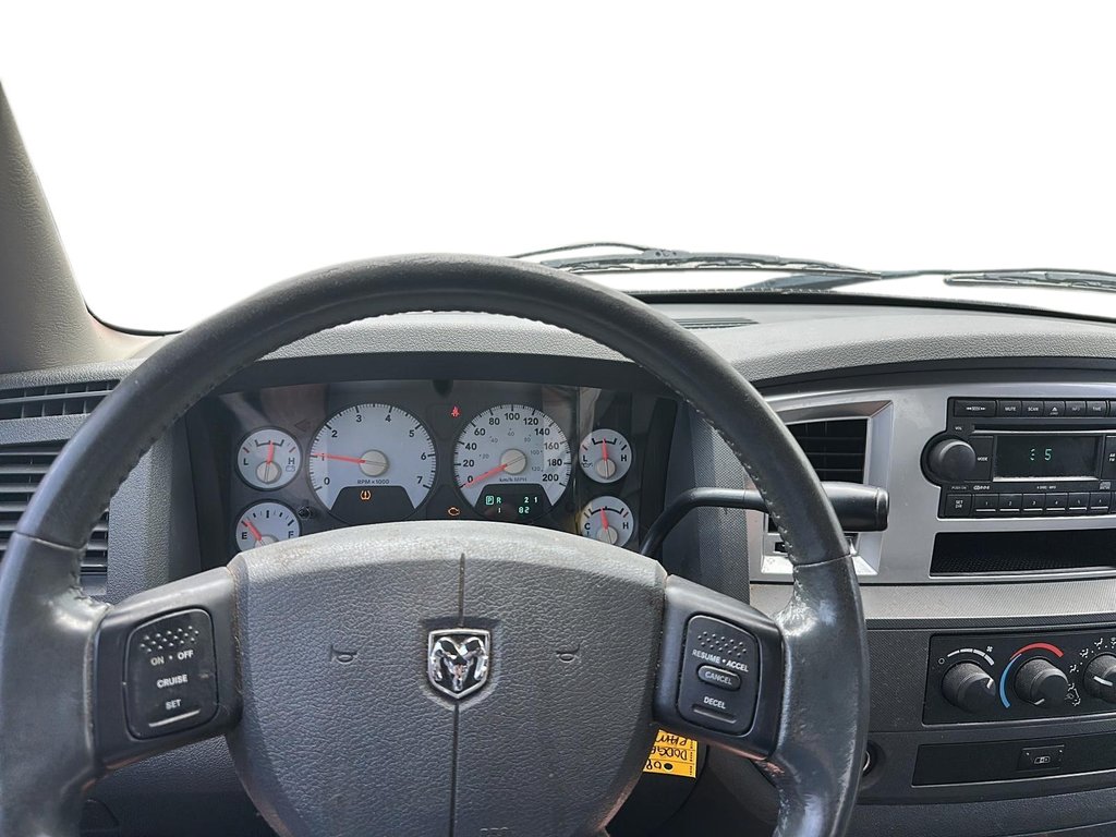 2008 Dodge Ram 1500 SXT Quad Cab 4WD in Stratford, Ontario - 13 - w1024h768px