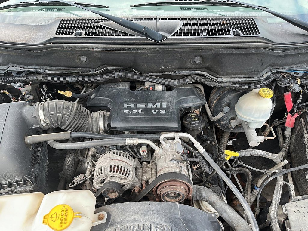 2008 Dodge Ram 1500 SXT Quad Cab 4WD in Stratford, Ontario - 7 - w1024h768px
