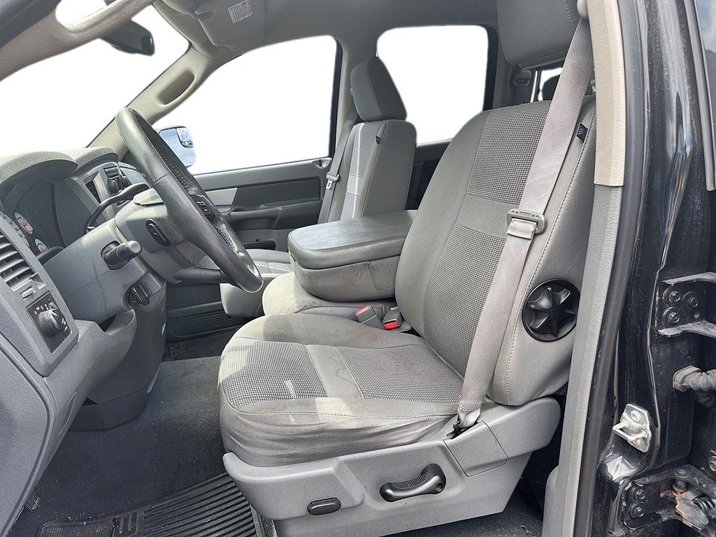 2008 Dodge Ram 1500 SXT Quad Cab 4WD in Stratford, Ontario - 8 - w1024h768px