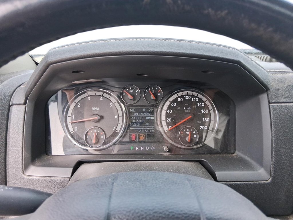 2011 Dodge Ram 1500 Laramie Crew Cab 4WD in Stratford, Ontario - 14 - w1024h768px